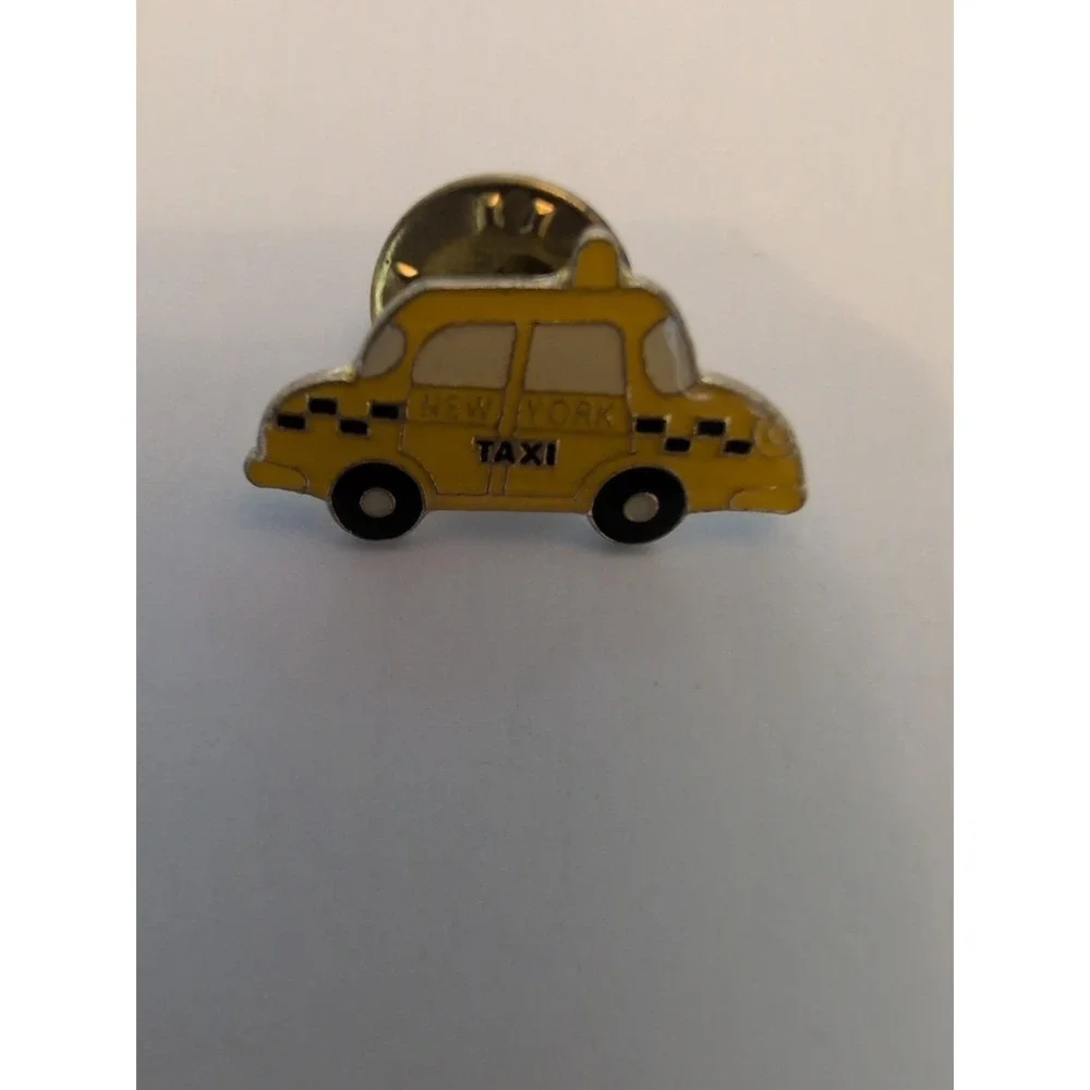New York Taxi Cab Hat Pin Lapel Enamel Collectible Gold Tone Vintage‎